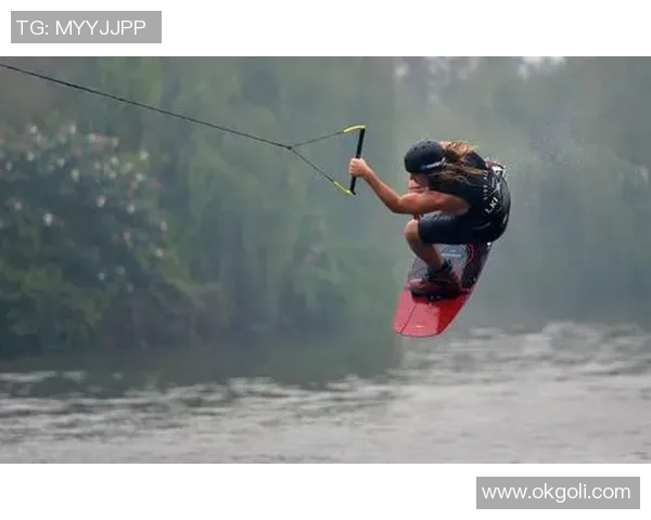 专业分析：成都极限运动队中路突破战术的创新与应用探讨